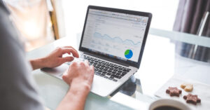 Dashboard de Google Ads para empresas B2B mostrando métricas de campaña 2026
